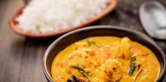 How To Make Traditional Bengali – Prawns Curry – The Famous Chingri Malai Curry Chingri Malai Curry